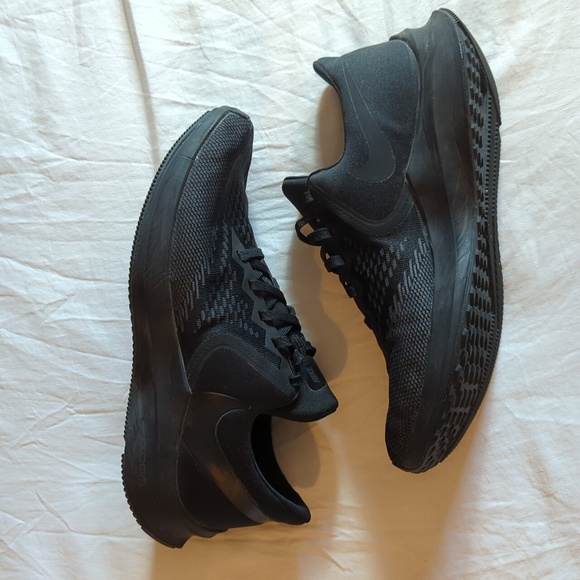 Nike Air Zoom Winflo 6 - Picture 2 of 7